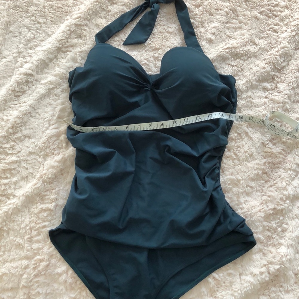Super cute pin up style plus size swimsuit